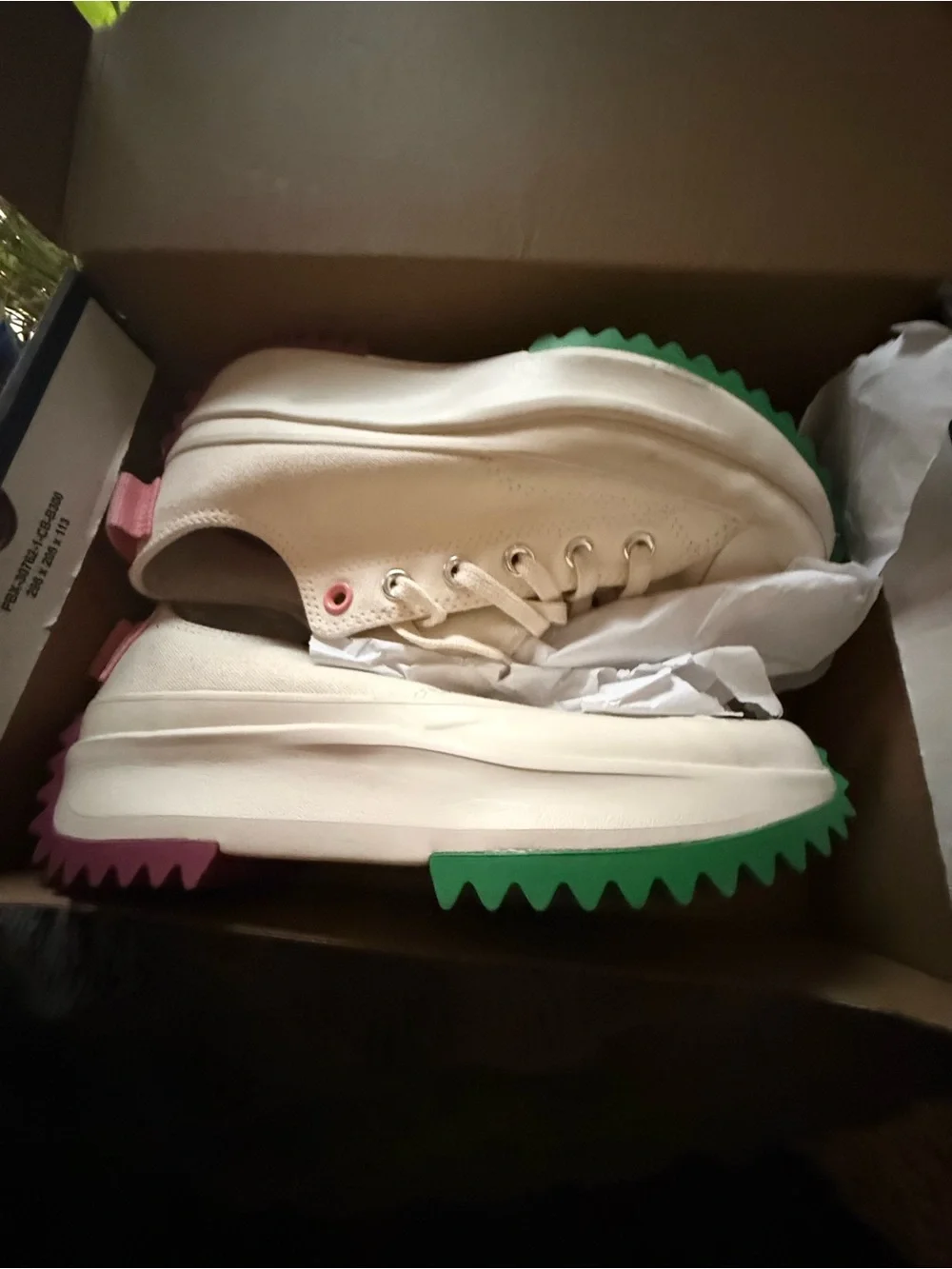 🔥🔥RUN STAR HIKE Cream Platform Sneakers with Green and Pink Sawtooth Soles - Picture 8 of 9